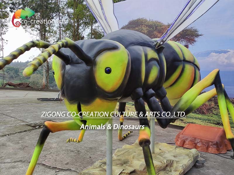 Weather Resistance Animatronic Insects Simulation 5M Wasp For Botaninal Garden
