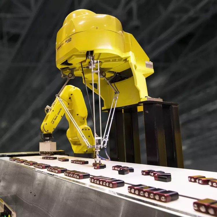 M-1iA Fanuc Arm Industrial With Robot Gripper For Small Engine Assembly
