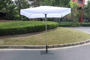 China Custom Advertising Beach Umbrellas Waterproof UV Resistant Flame Retardant wholesale