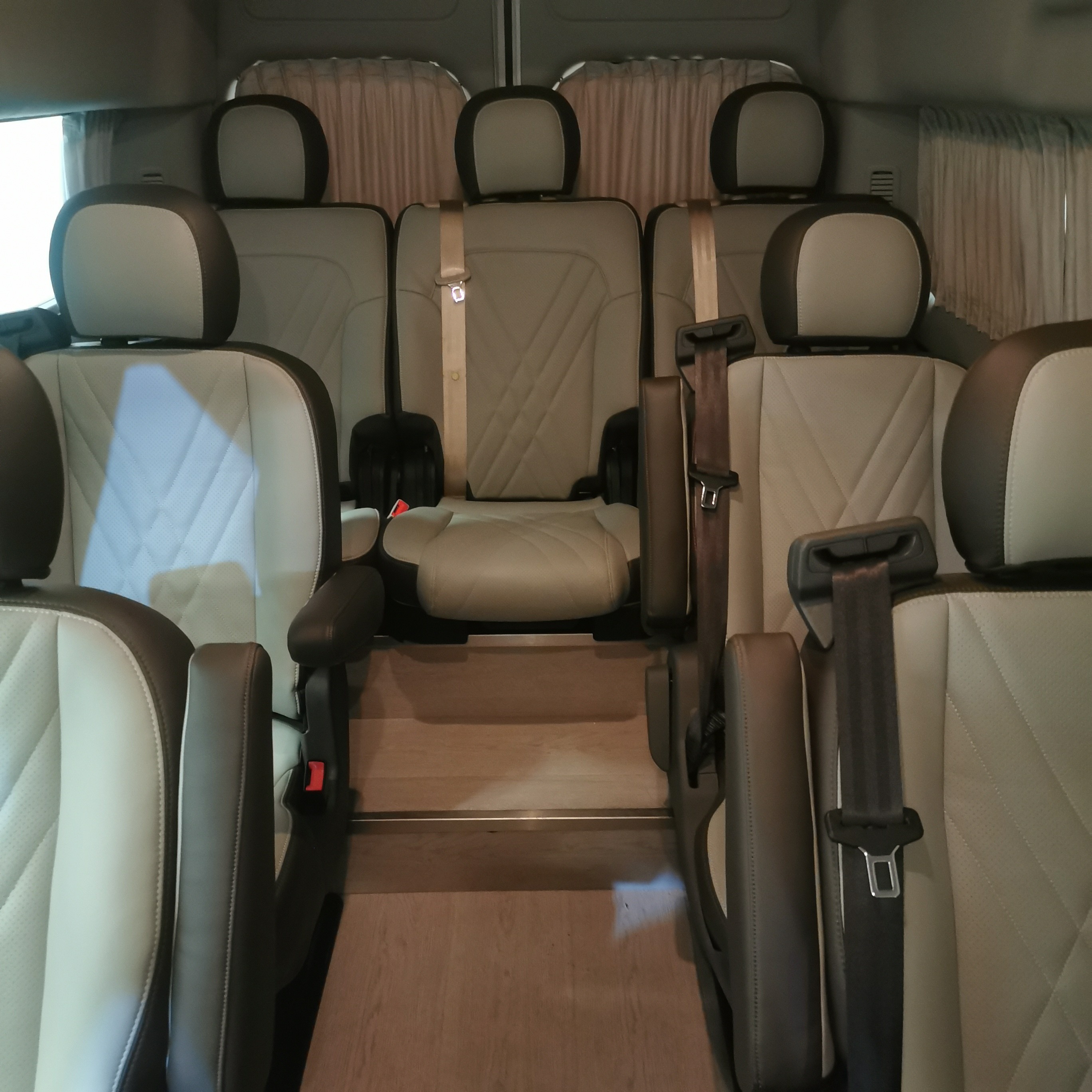 Ford Transit Van Business Minibus Vehicle 4×2 7 Seat -9 Seat