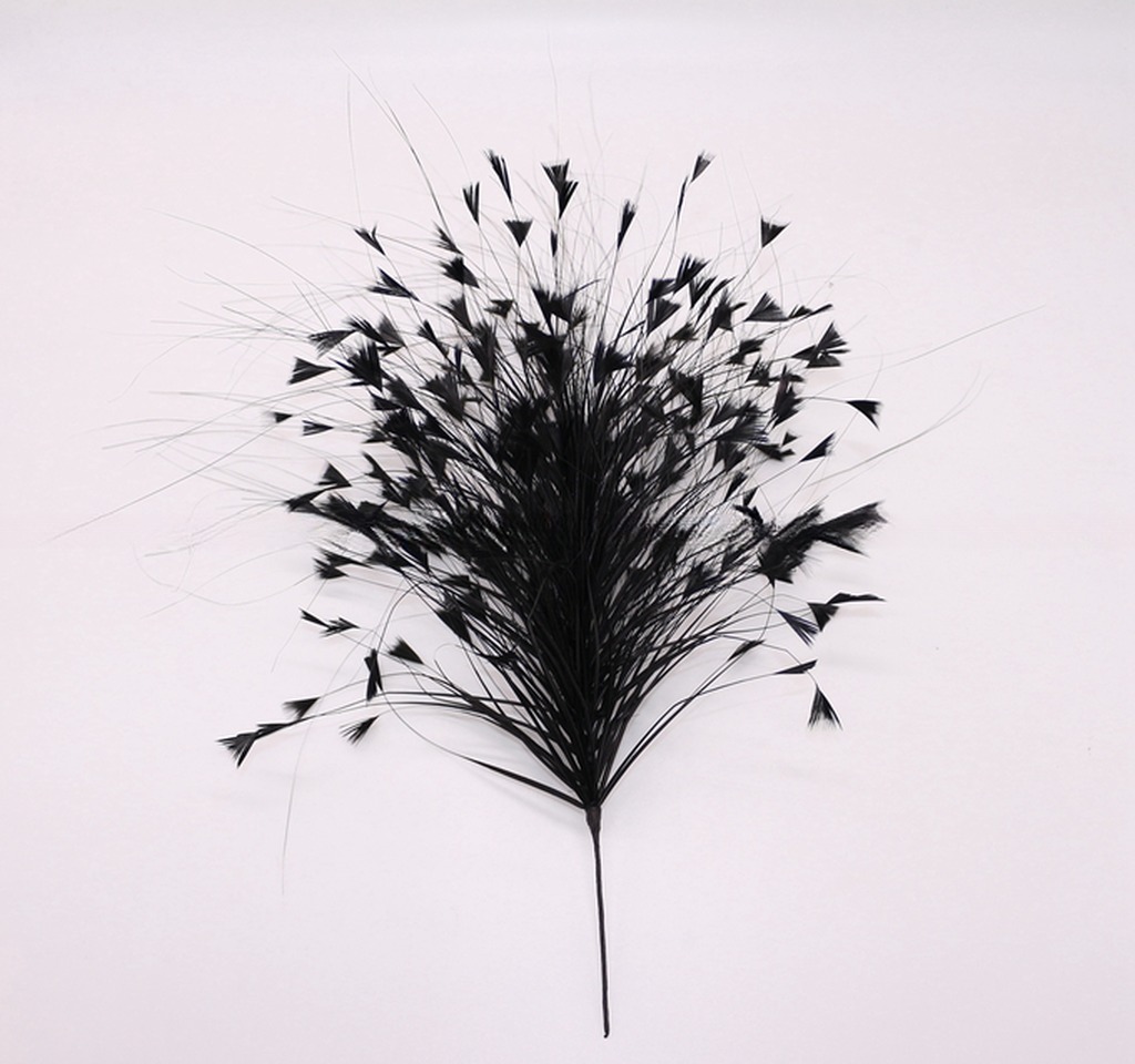 Create Stunning Party Decorations with a Dyed Goose Feather Tree and Wire Accessory
