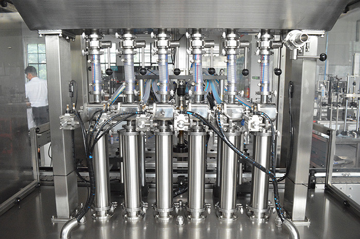 Pneumatic Filling Capping Machine For Palm Sunflower Vegetable Oil Bottling Plant