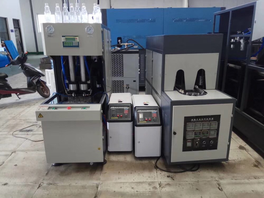 BL-600 PET Bottle Blowing Machine , 1900*880*1800MM Plastic Blowing Machine