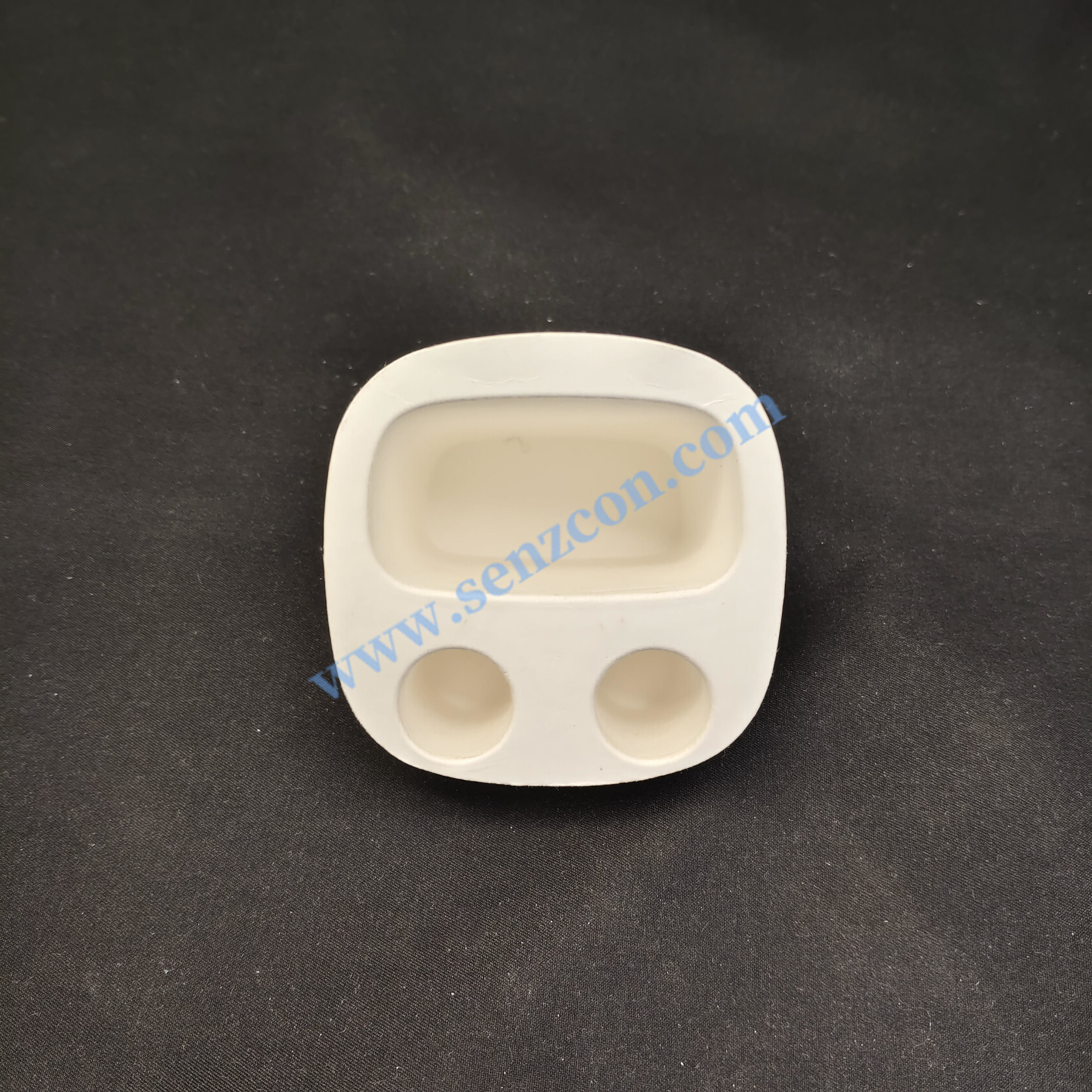 Custom-made in a Ningbo factory: Pulp molded base for electronic product earphones. Made of white plant fiber and sugarcane pulp, it is environmentall