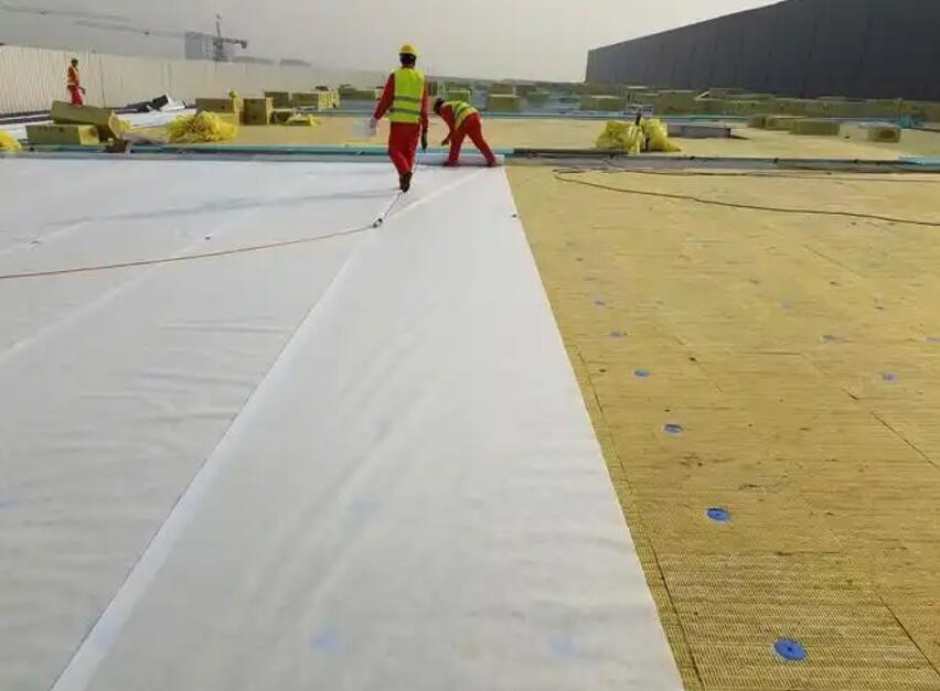 High Polymer Composite Waterproofing Roll-Roofing Material Extrusion Line HDPE / PVC / TPO Geomembrane Sheet Production Line