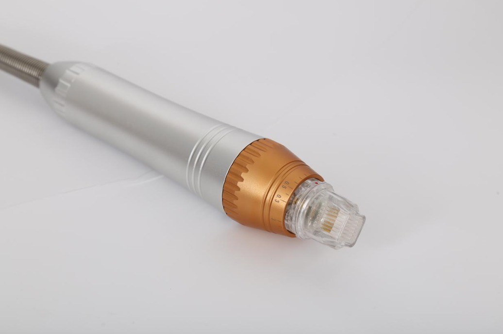 Portable equipment Fractional RF microneedle / micro needle skin tightening machine / acne scar removal rf needle machin