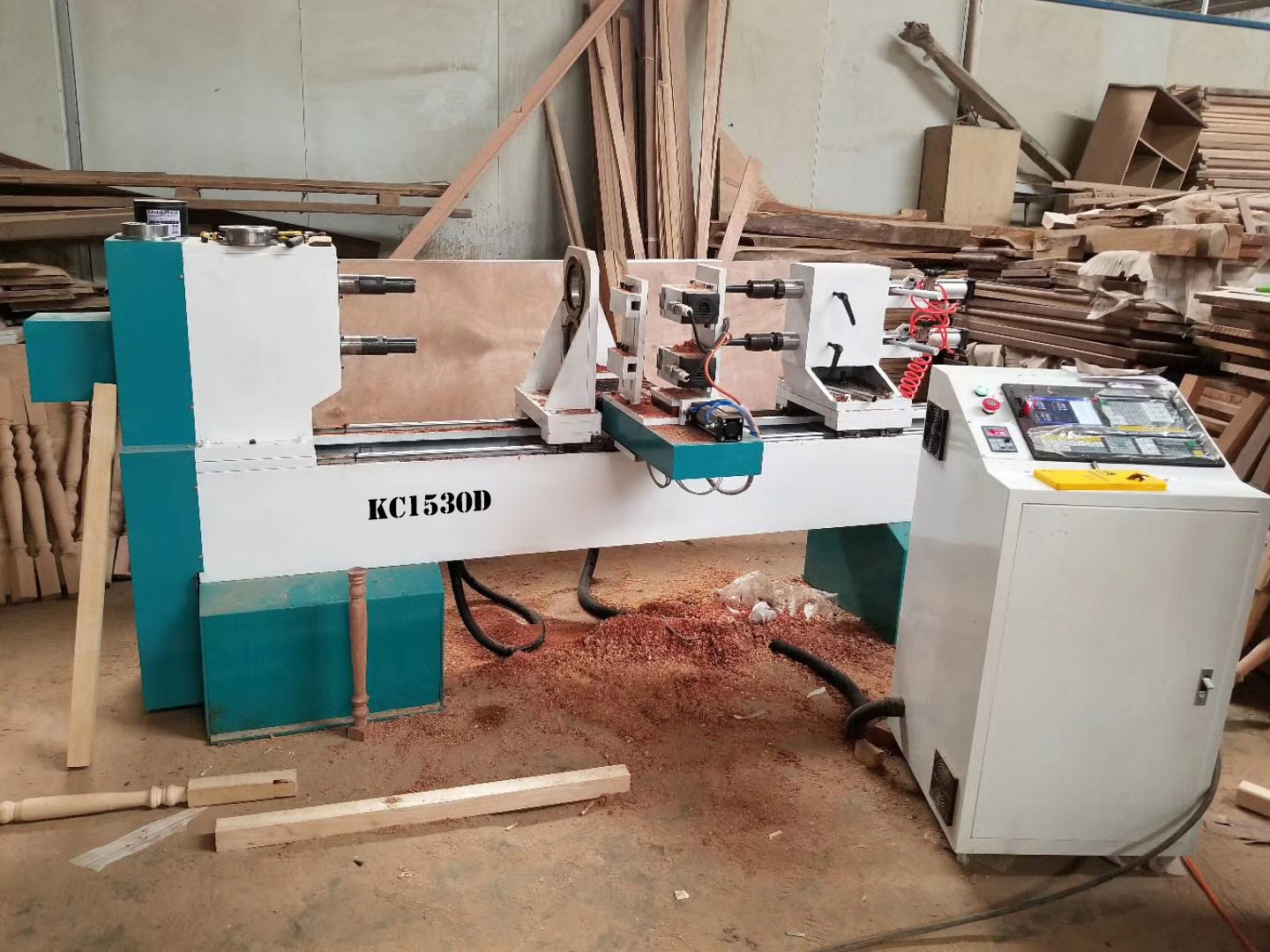 KC1530-D double spindles 4 lather cutters wood turning lathe