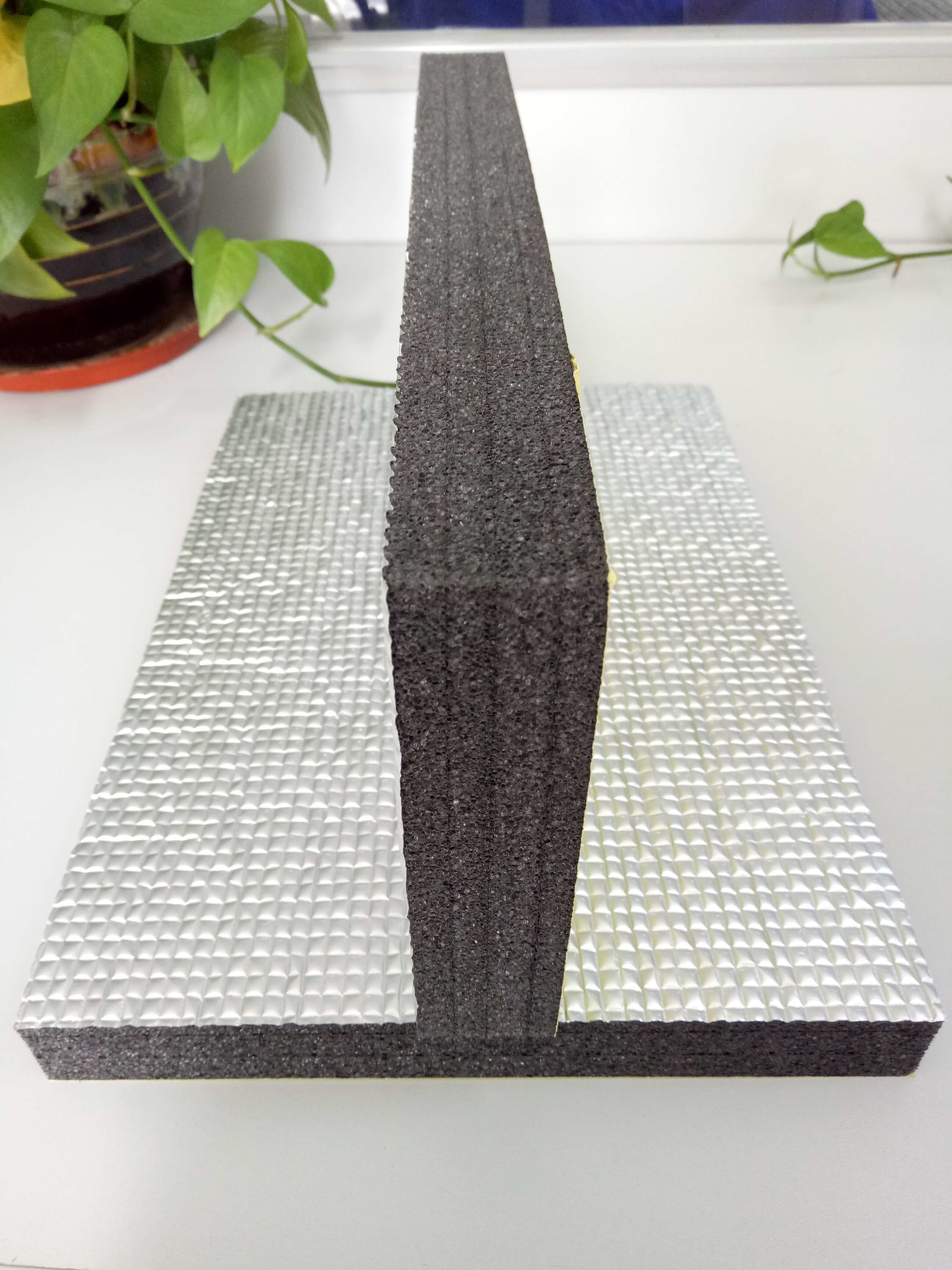 Cross Linked HVAC Insulation Foam High Apparent Density ≤28 ± 2 Kg/M³