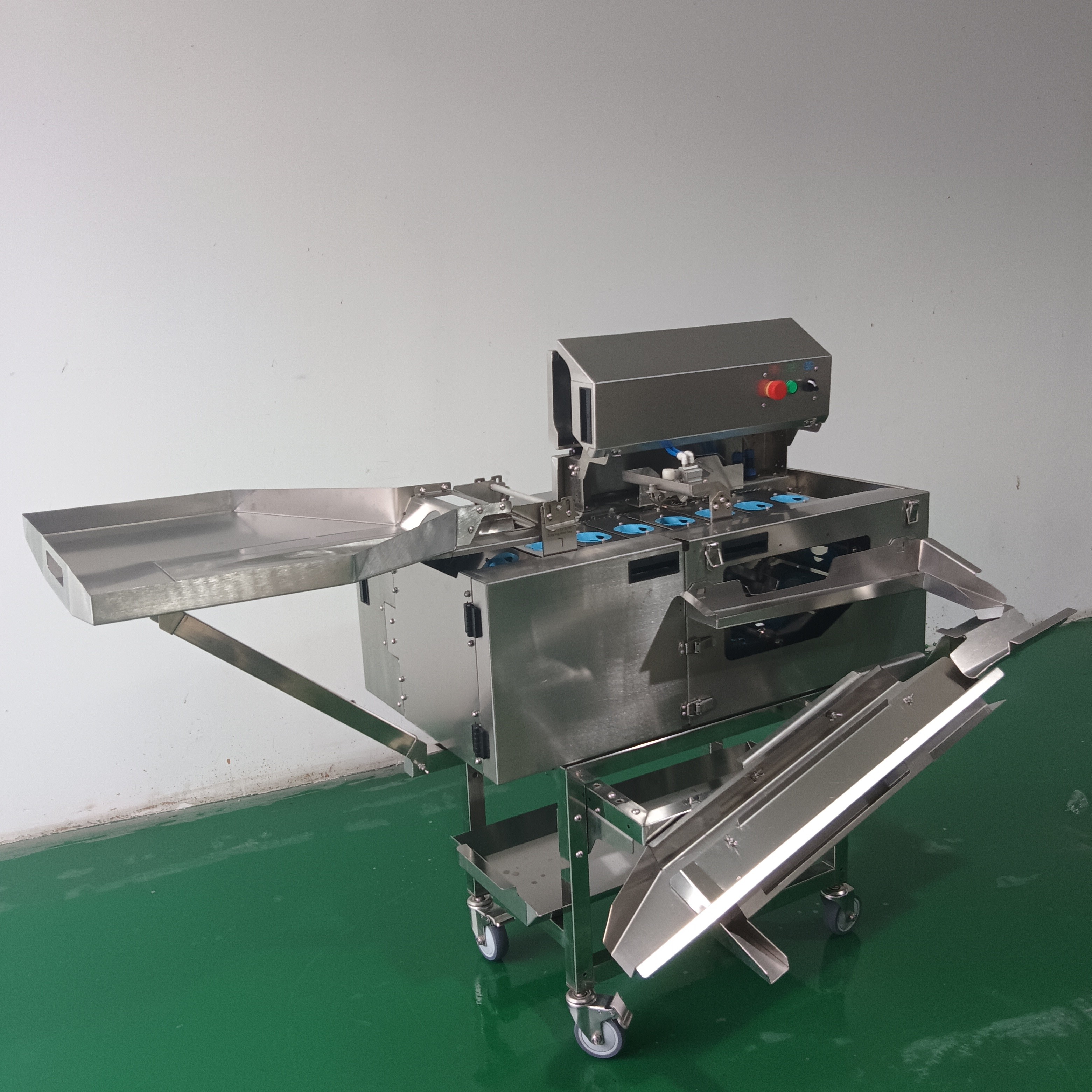 Easy To Operate Time-Saving And Labor-Saving Stainless Steel Single Row Egg Knocking Machine