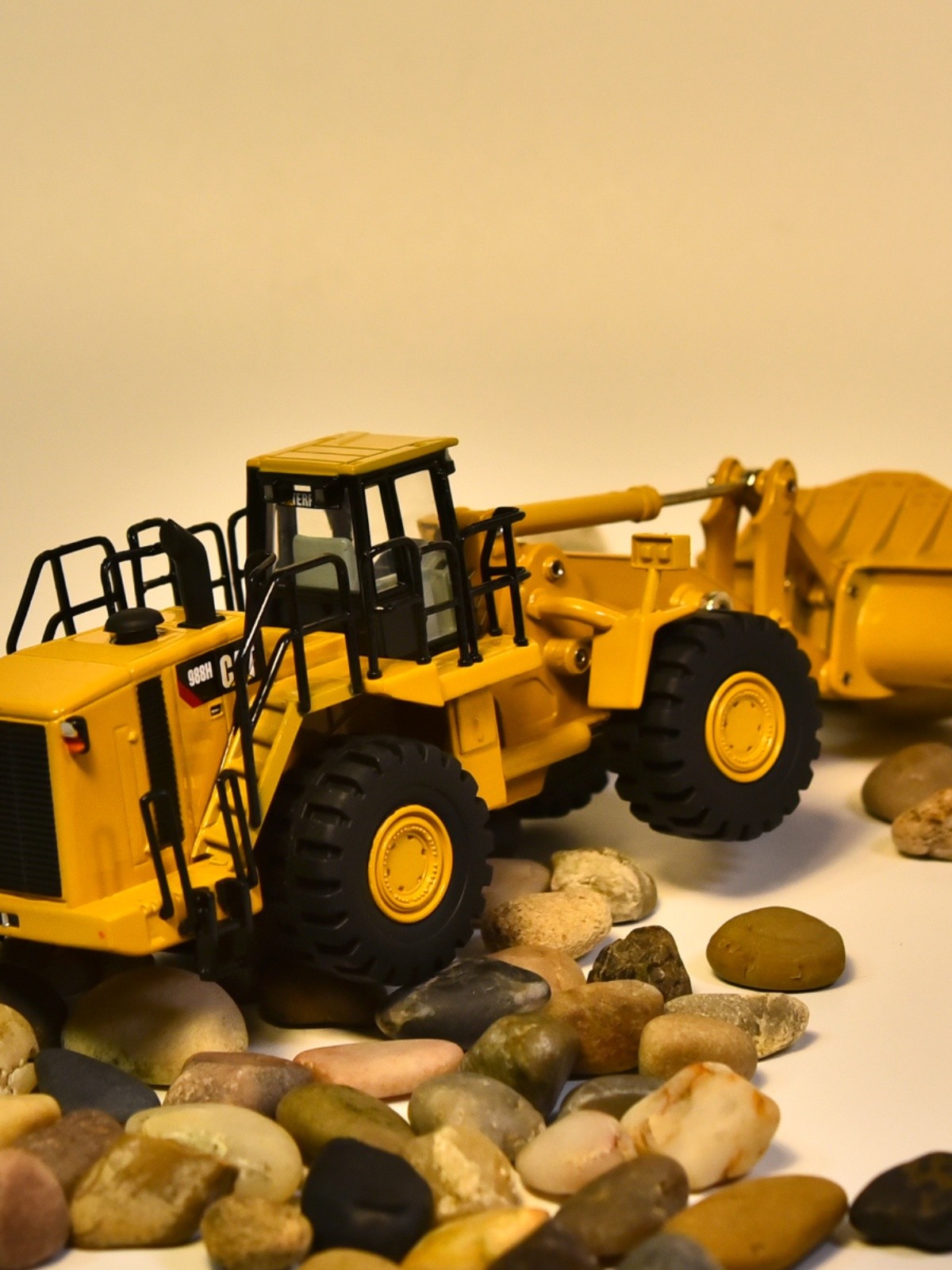 DM Caterpillar CAT988H Loader Shovel Bulldozer Engineering Truck Alloy Simulation Model