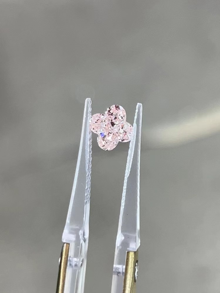 diamonds man made LV lily cut Pink Diamonds four-leaf clover diamond clarity VVS-VS