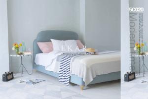 China Simple Design Upholstered Wooden Latest Double Hotel Bed wholesale