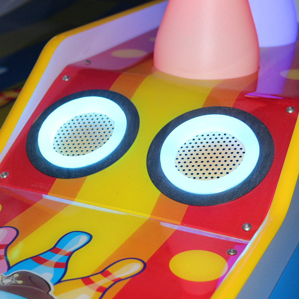 Fantastic Bowling Sports Game Machine Coin Operated Multi Player Support