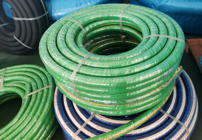 Corrugate UHMW Chemical Hose EPDM Cover Kink Resistant Industrial Use