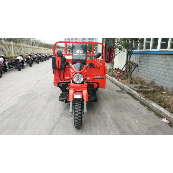 250cc Chinese 3 Wheeler Luxury Carriage Motorized Cargo Tricycle with Open Body Type