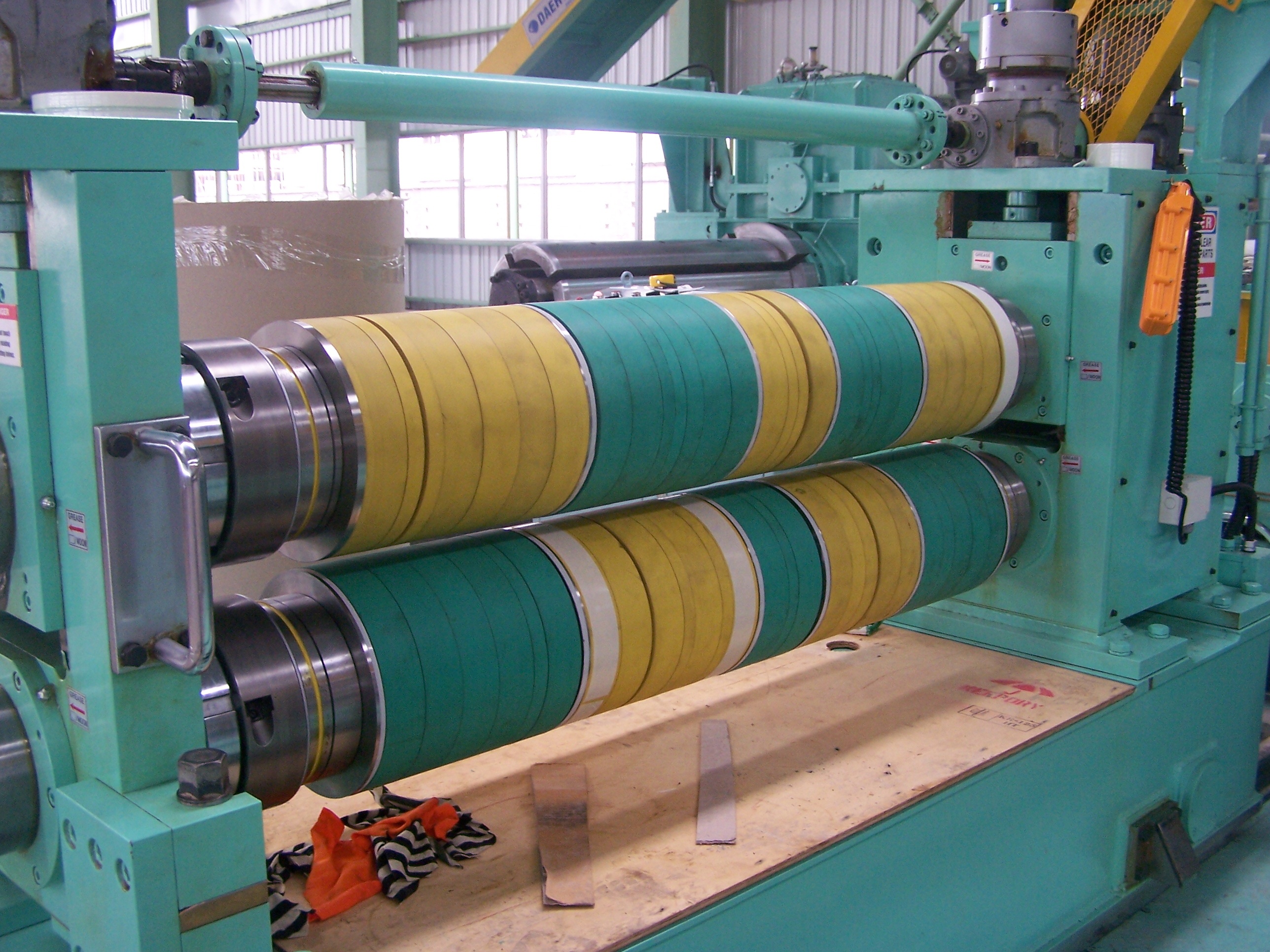 28 T Coil Weight Steel Coil Slitting Line with Uncoiling Leveling Shearing Machine