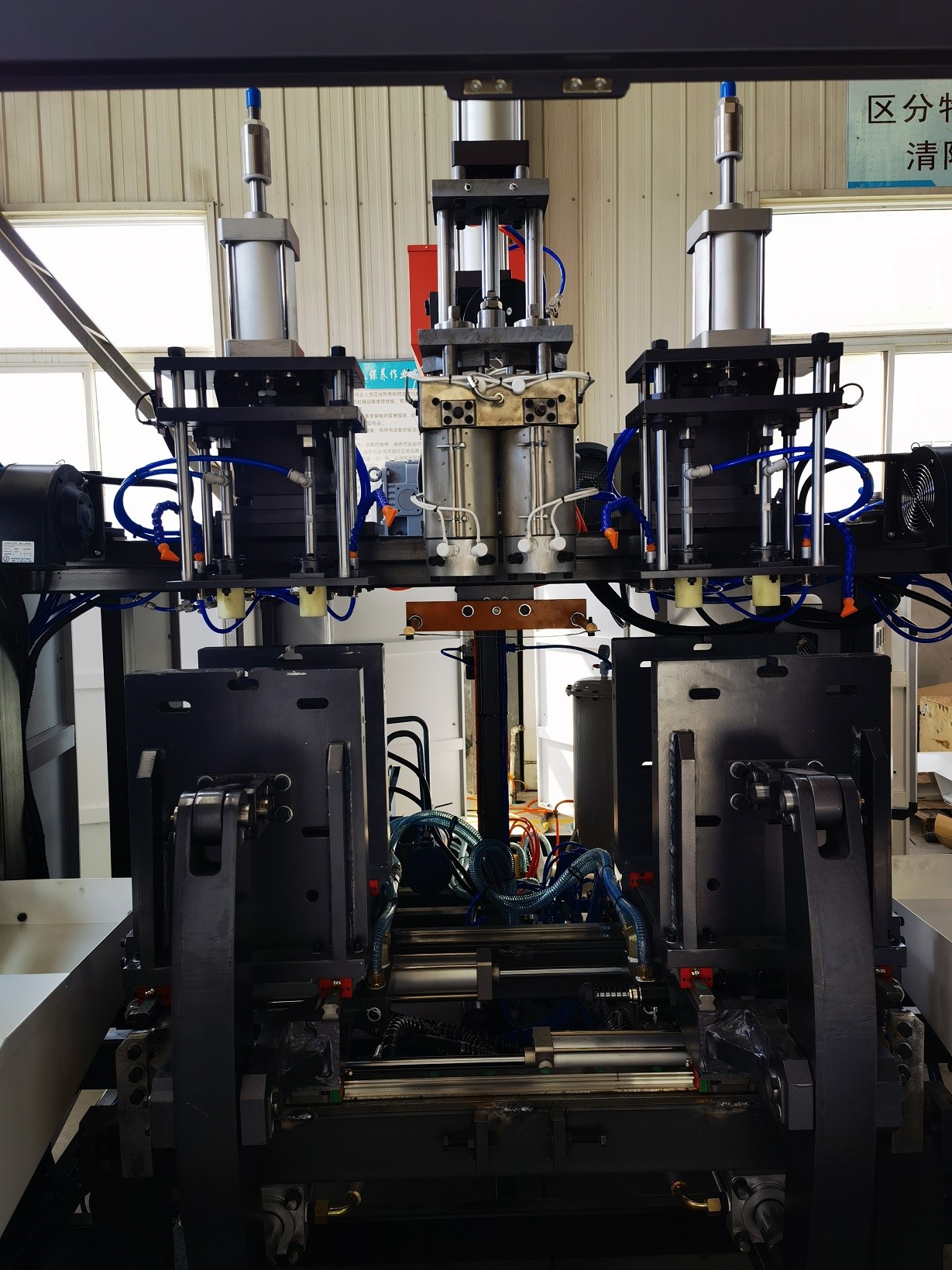200ML Milk Bottle Blow Molding Machine 2x2m Plastic Blow Molding 380V