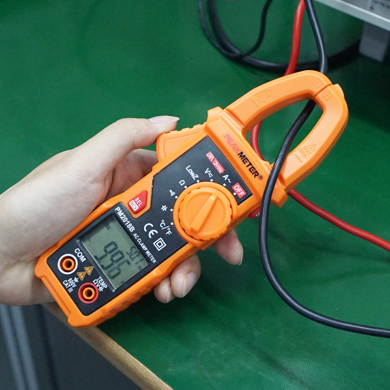 Auto Range Digital AC Clamp Meter 600A AC Current LPF Continuity / NCV Test
