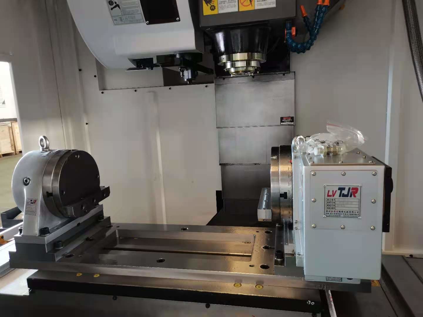 Elevated Column 8000rpm CNC Vertical Mill Machine 3 Axis Shield