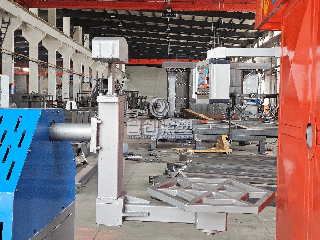 100KG L Arm Load Capacity electric heating rotational molding machine