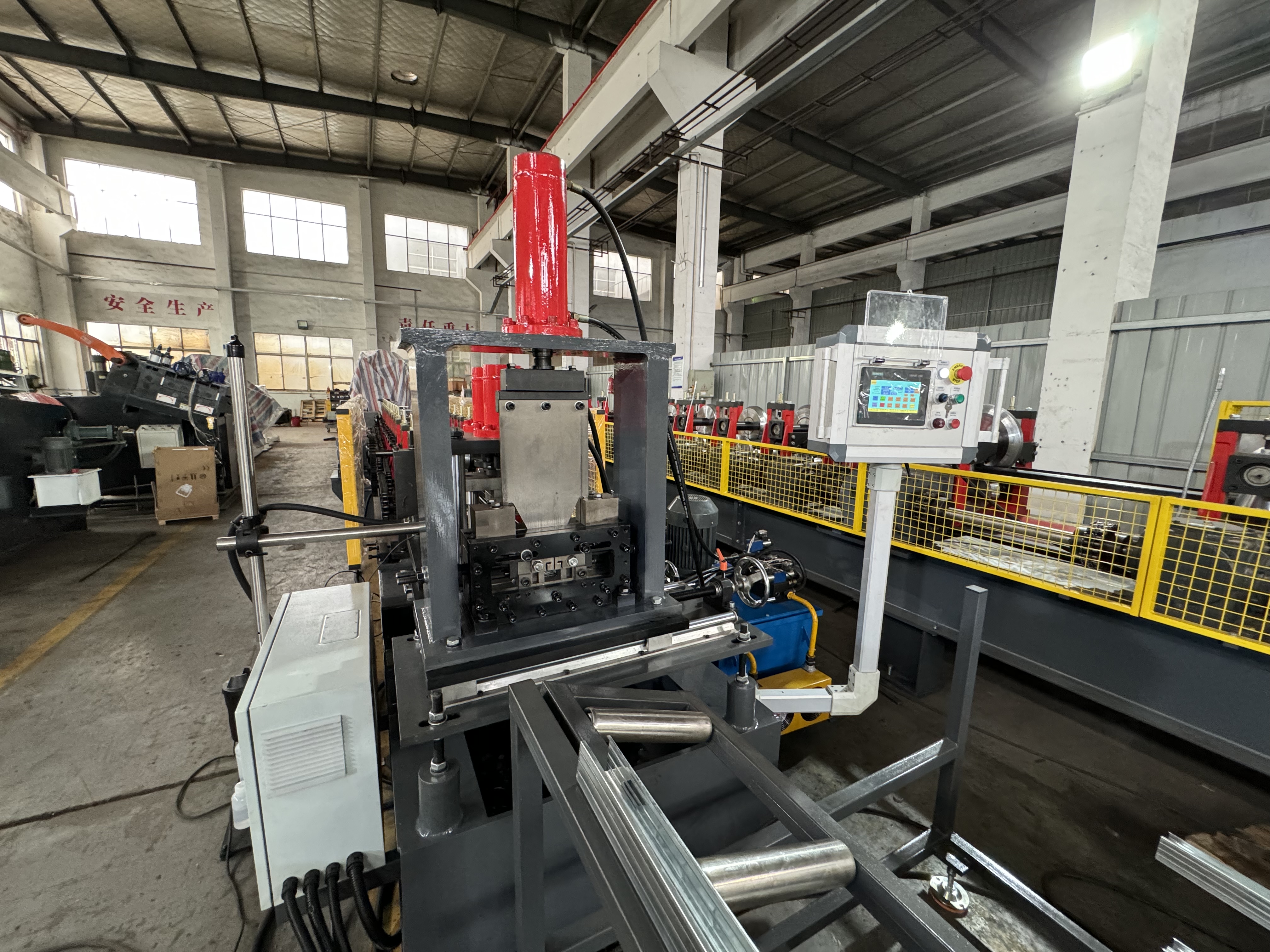 0.8-1.6mm Galvanized Steel C U Stud And Track Drywall Roll Forming Machine
