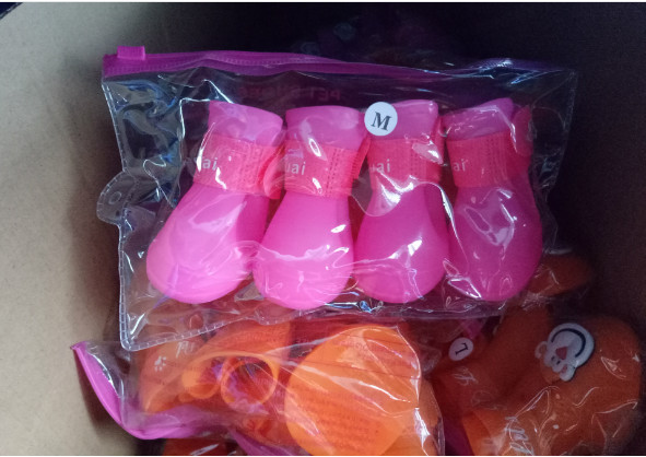 Pet supplies silicone rain boots, non-slip pet shoes, candy color fashion cute dog shoes，red,yellow,pink,black;