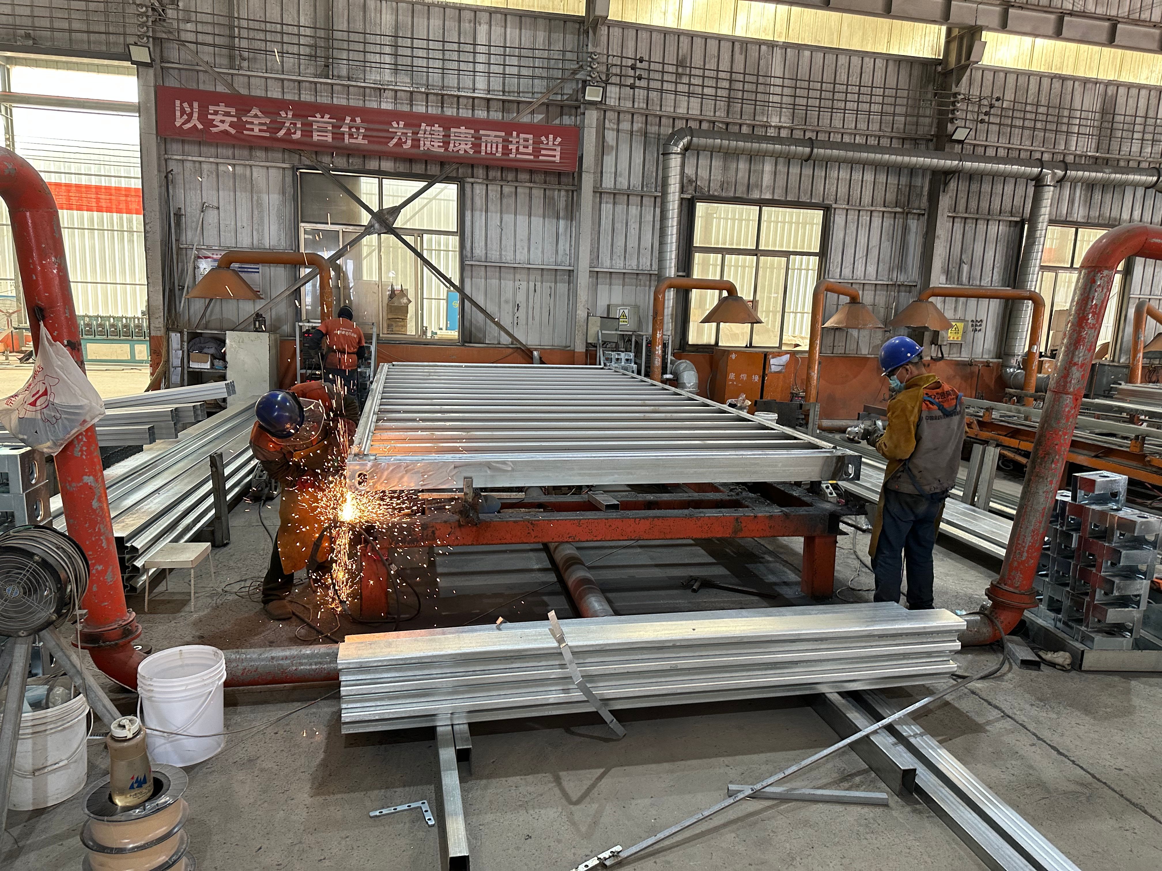 20ft Container Home Prefabricated House Mobile Office Container Houses Flat Pack Container House made of Sandwich Panel
