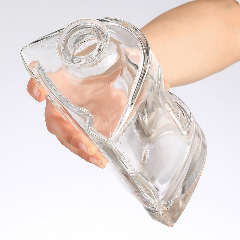 OEM/ODM Welcome 2021 Amazon Square Whiskey Decanter 750ml Lead-free Glass Wine Bottle