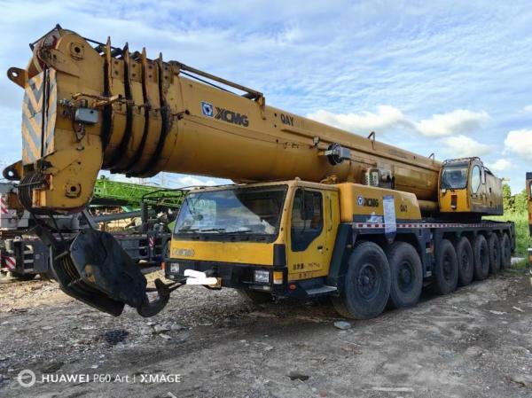 Yellow 300ton Truck Crane for Construction Equipment Terrian Mobile Crane Used