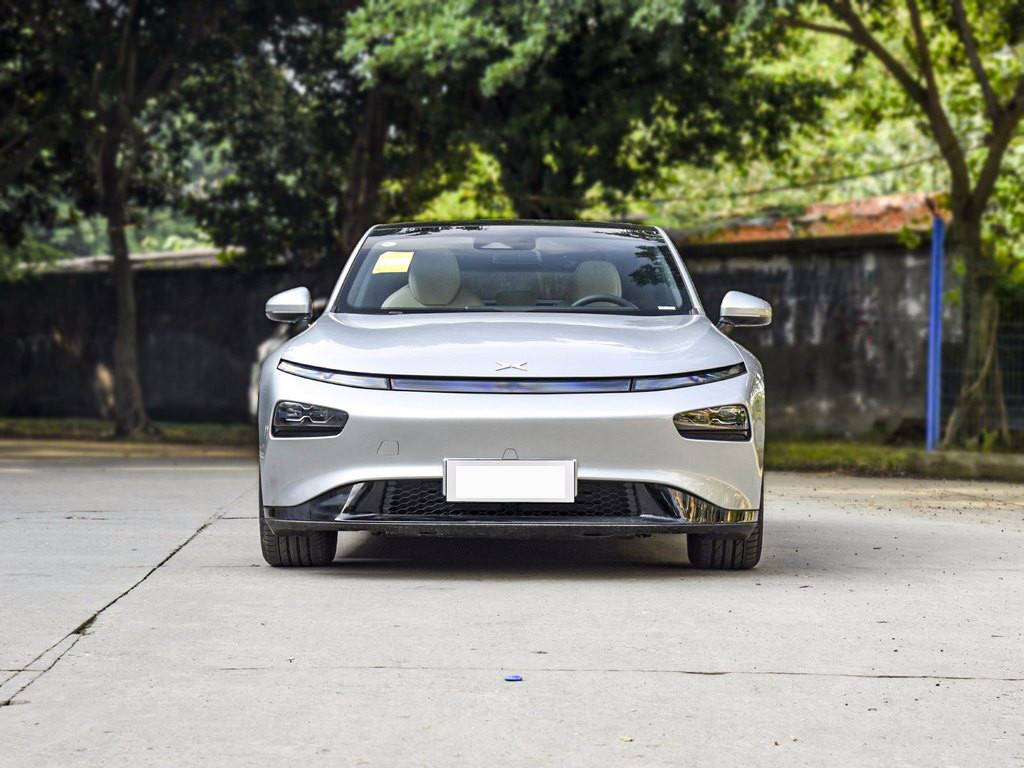P7 Xpeng Electric Car 625KM New Energy Everbright Electric SUV Vehicle