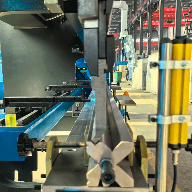 Automatic Metal Bending Machine CNC Hydraulic Bender Sheet Metal Industry 100T Economic