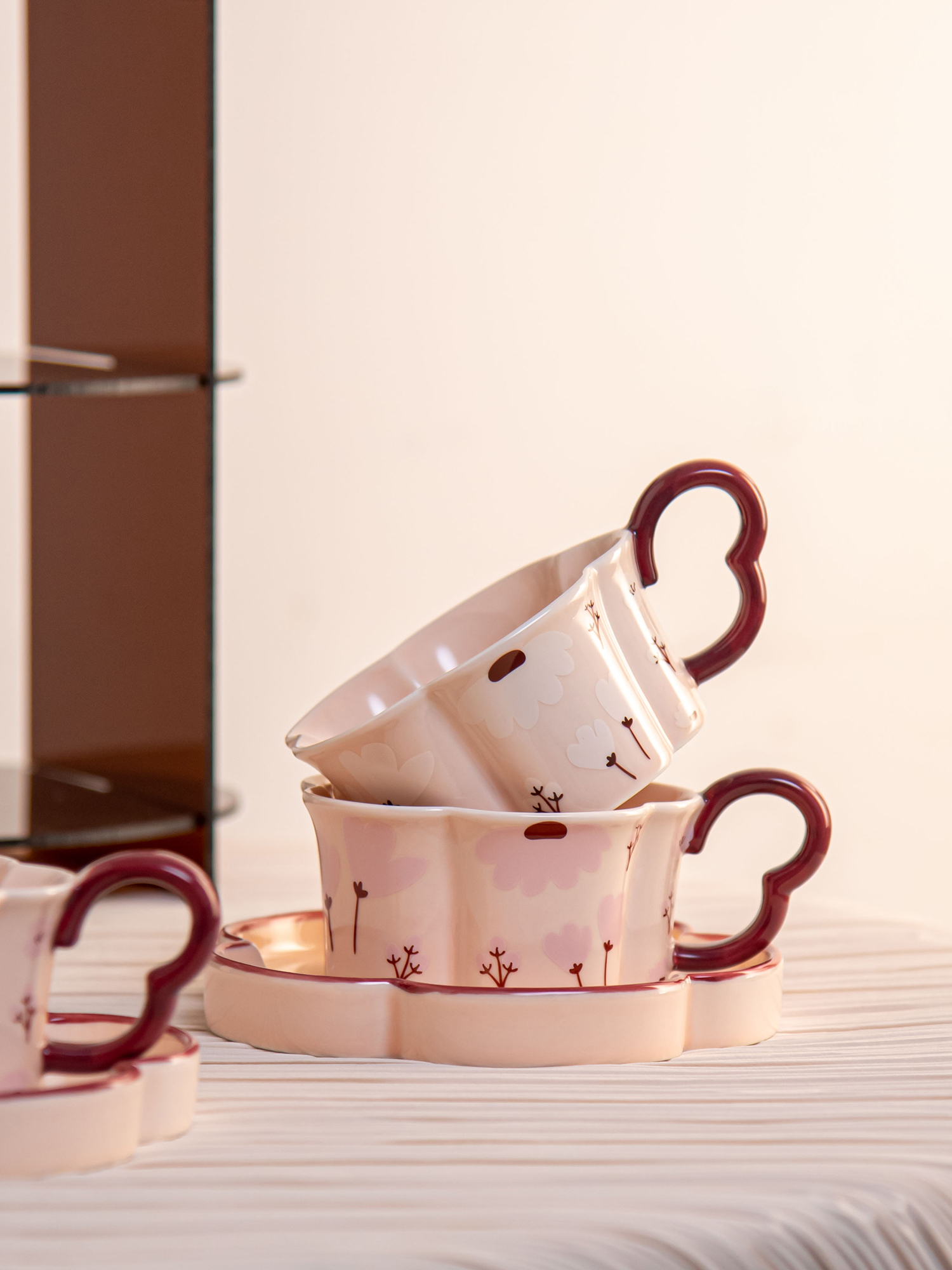 210ml Volume Fresh Style Exquisite Flower Shaped Cups And Saucers For End Coffee