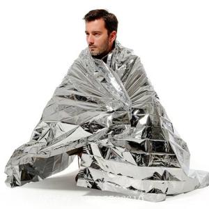 China Emergency Silver Mylar Thermal Compact Waterproof Blankets for First Aid Kits Natural Disasters Equipment Retain Body wholesale