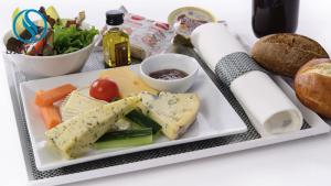China FDA EU Porcelain Airline Dinnerware Fine Bone China Dinnerware Sets wholesale