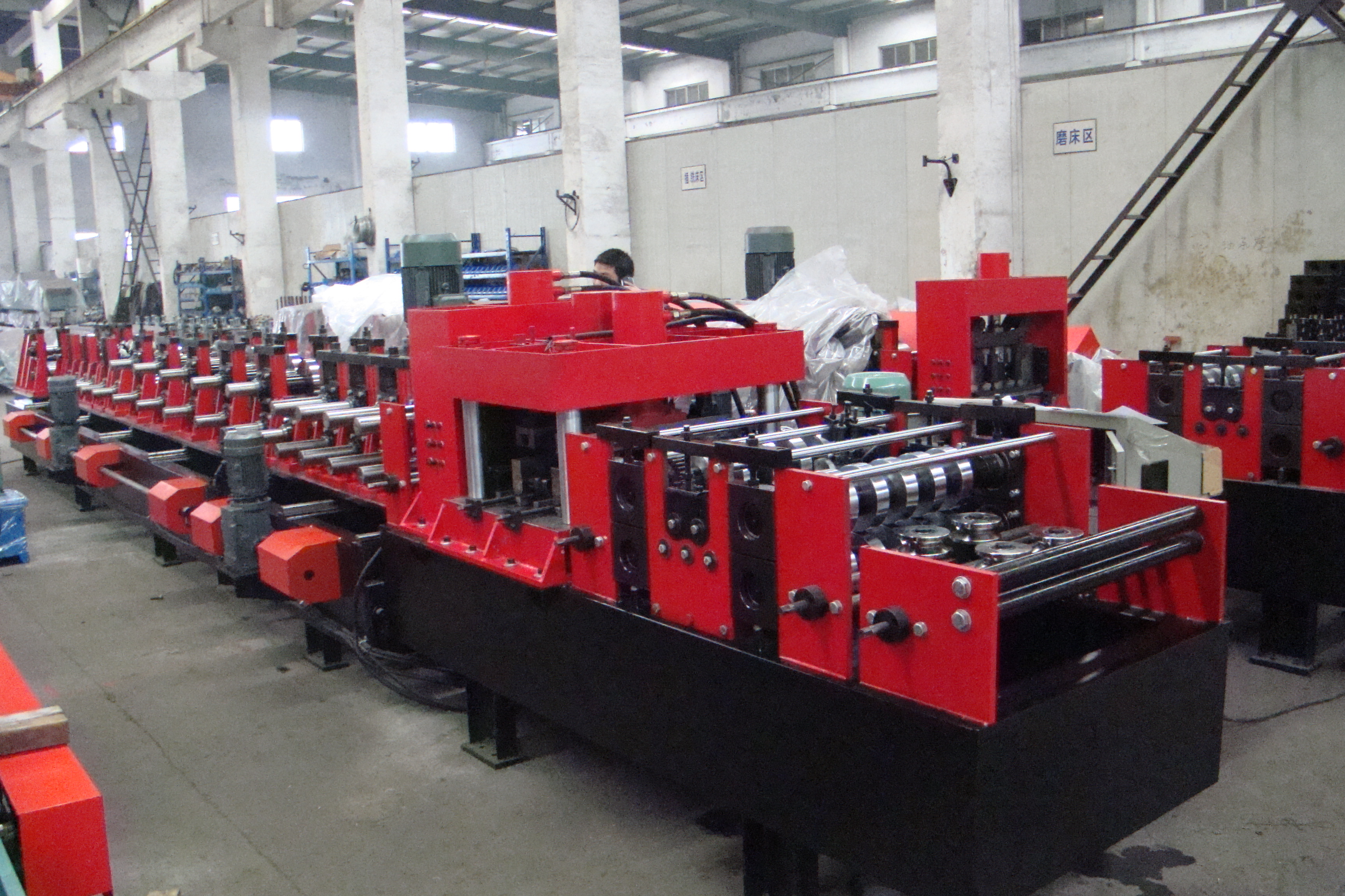 C / Z Profile Cold Forming Machine Use Metal Wheels Rolling System For 4mm Thickness Plate