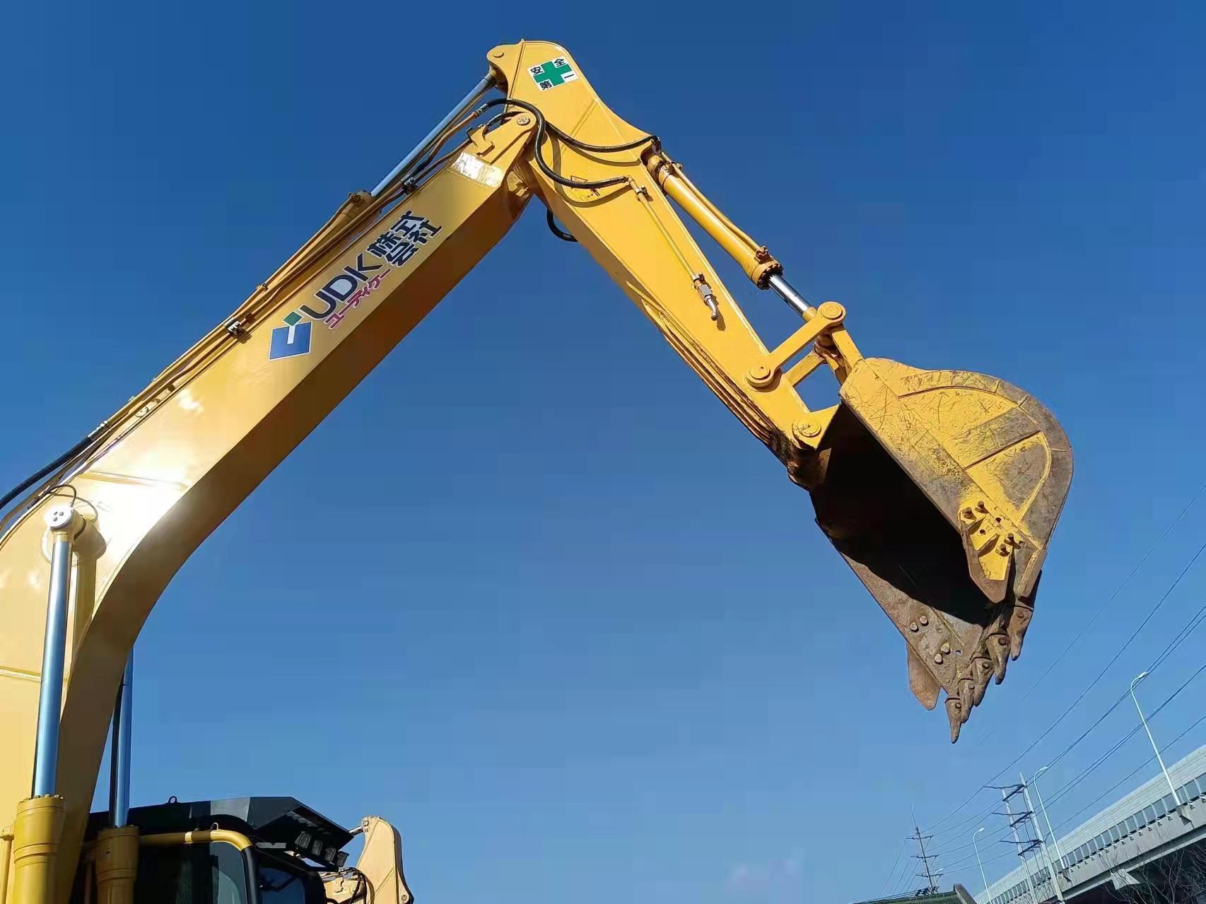 Customized 210 kW Komatsu Engine Excavator with 20T Operating Weight