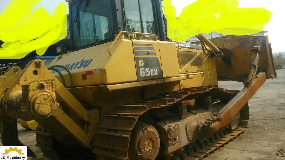 Working Site Original Colour Used Komatsu Bulldozer With NH220-CI Engine D65-16