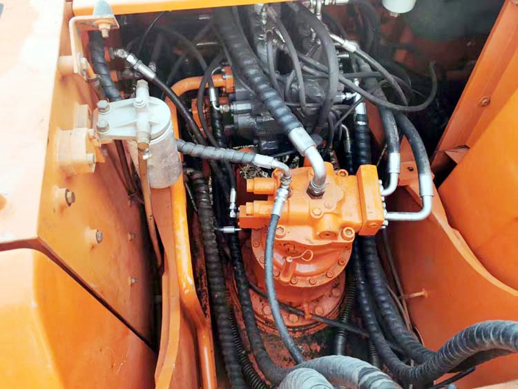 Used Doosan DH220-7 Excavator in Good Condition Made in Korea 22 Ton Crawler Chain