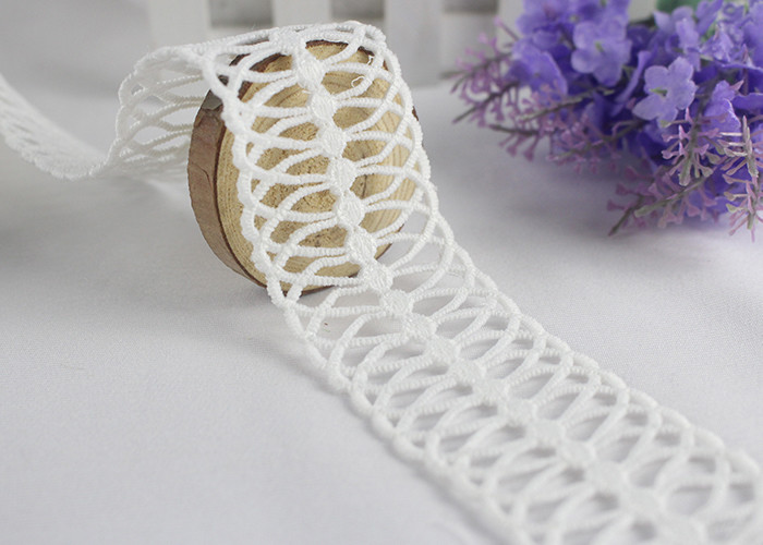White 4.2cm Width Floral Guipure Lace Trim By The Yard , Wedding Stretchy Lace Ribbon