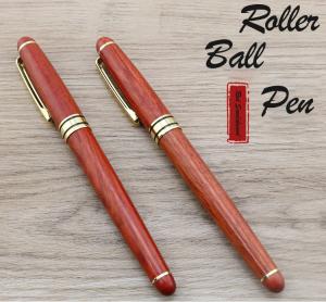 China Red Sandalwood Luxury Roller Ball Pen 0.5mm Business Roller Pen With Gold Accessories wholesale