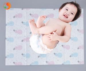 China Large Size Disposable Baby Changing Pads Folding Non Woven Fabric wholesale
