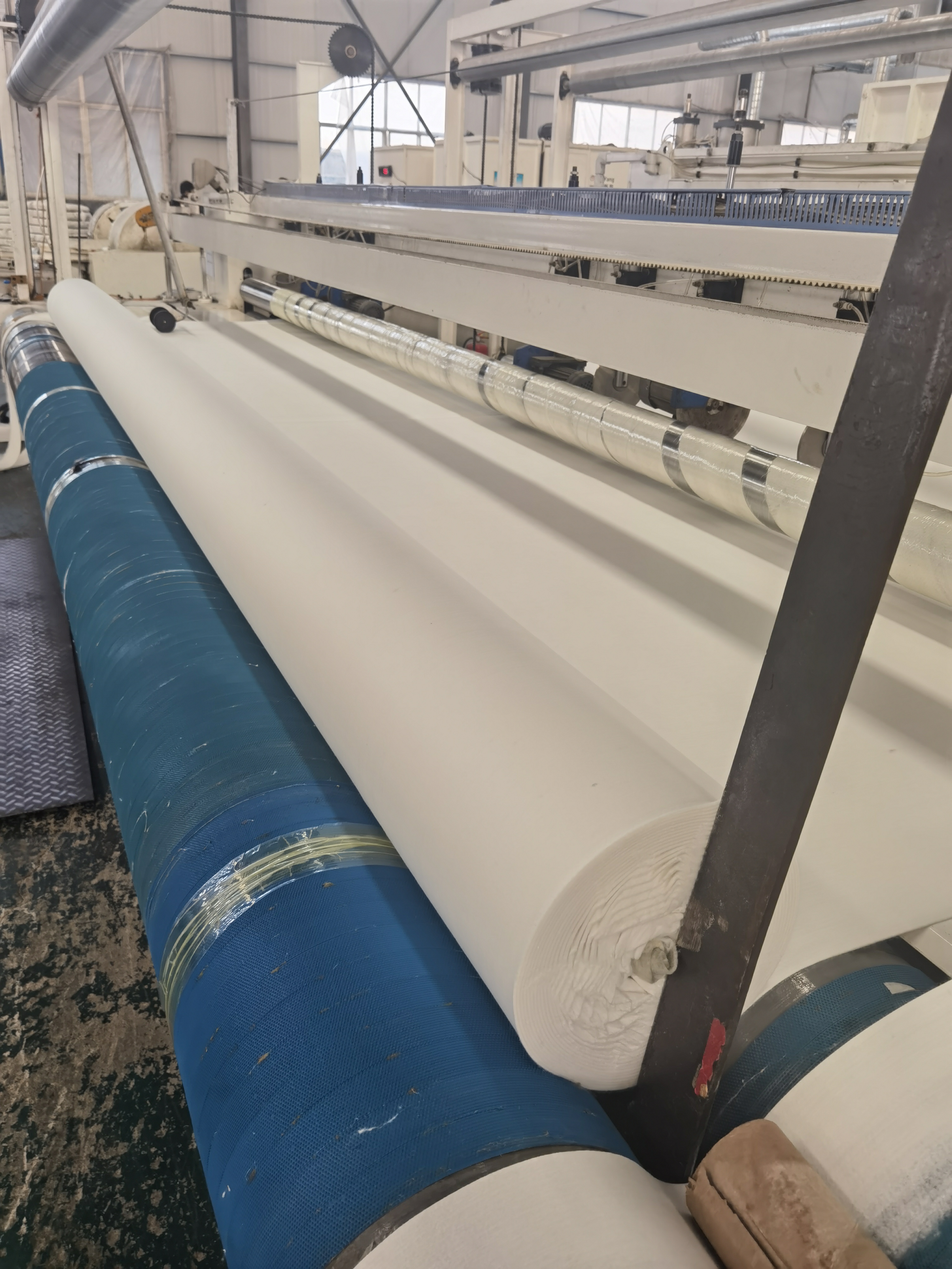 Polyester Fiber Long Fiber Needle Punched Non Woven Geotextile with Gram Weight 100g-700g