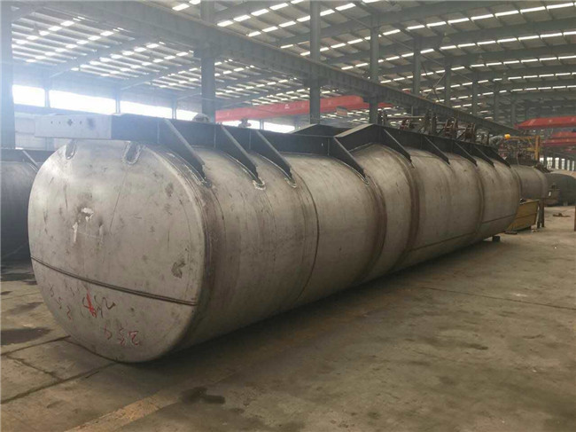 3 Axles 42000 Litres Fuel Tanks Semi Trucks 4 Compartments Optional Condition