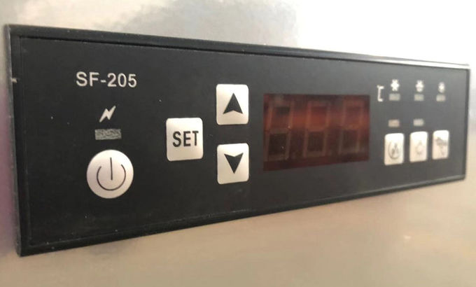 Solid Door Ice Cold Merchandisers , Automatic Defrost 42 Cu. Ft. Outdoor Ice Freezer 3