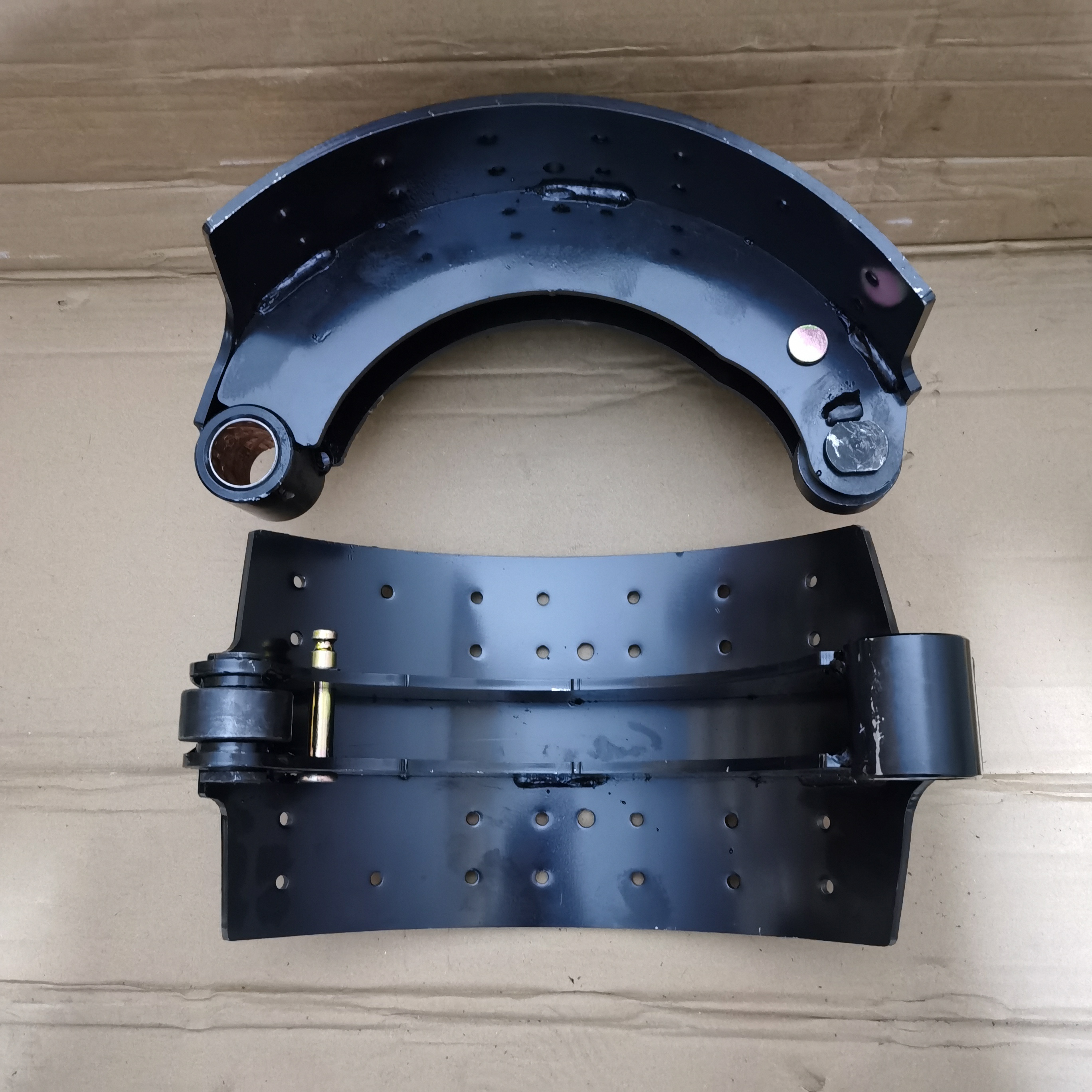 Heavy Duty Truck Brake Shoes for Shacman Dz9112340060 ISO Certified OEM No Dz9112340060
