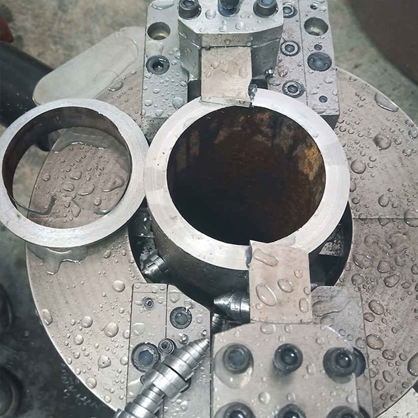 Hydraulic Electric Pipe Cutting And Beveling Machine With Smooth Slope