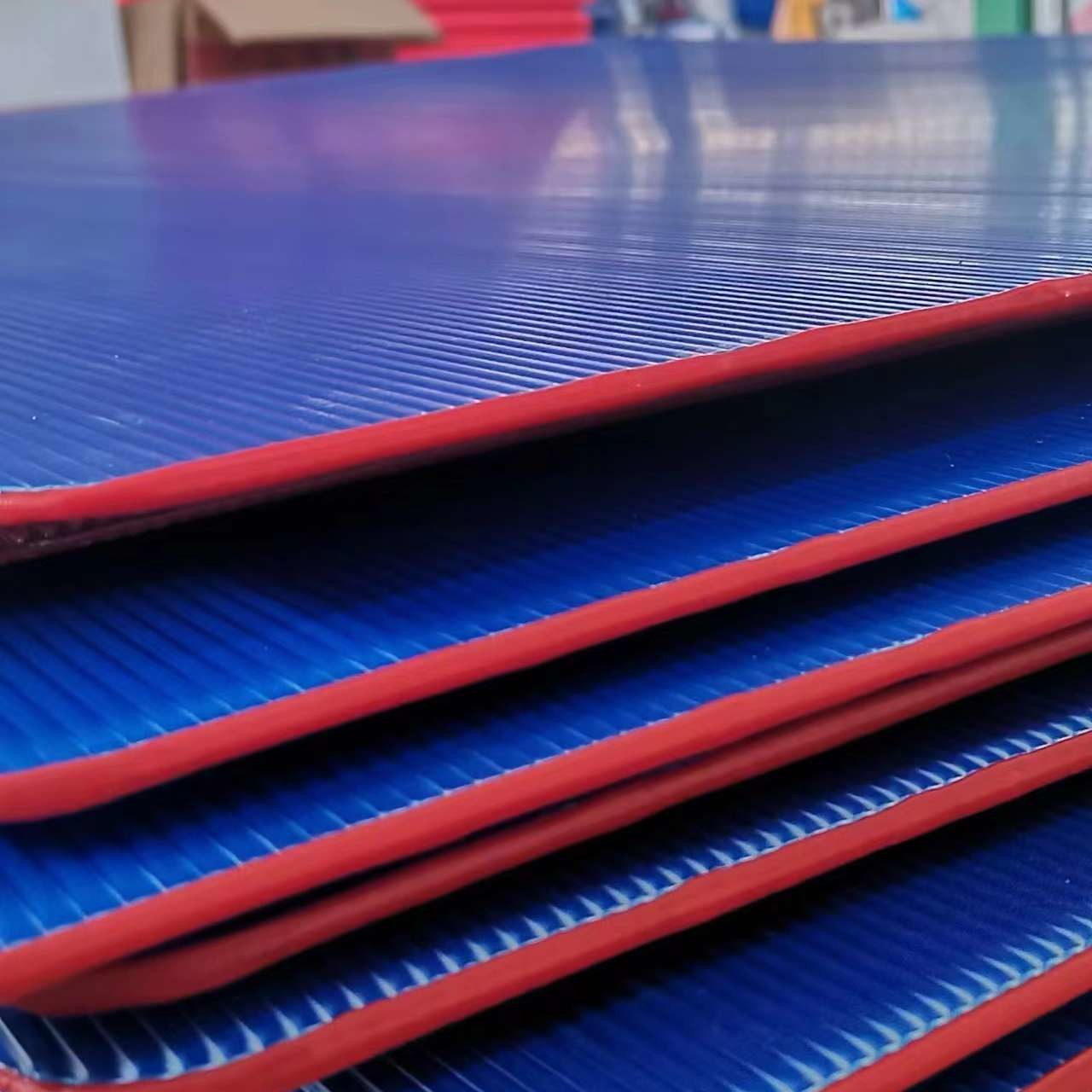 Plastic Corrugated Sheet PP Hollow Sheet Covered Edge Corona