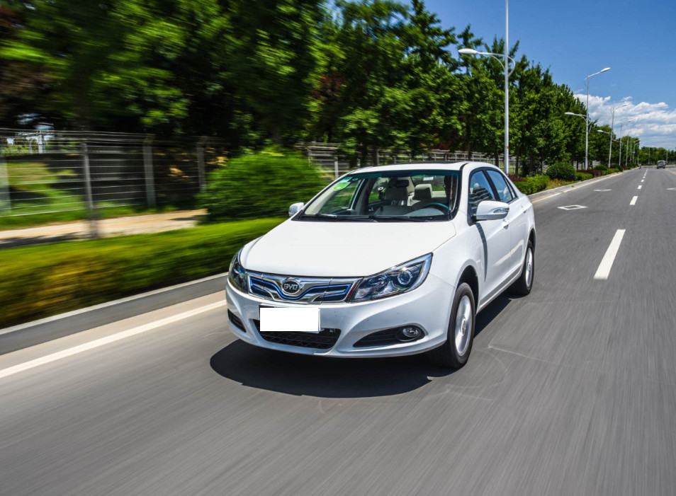 Electric E5 BYD Chinese Car Small EV High Performance 400 Mile Range