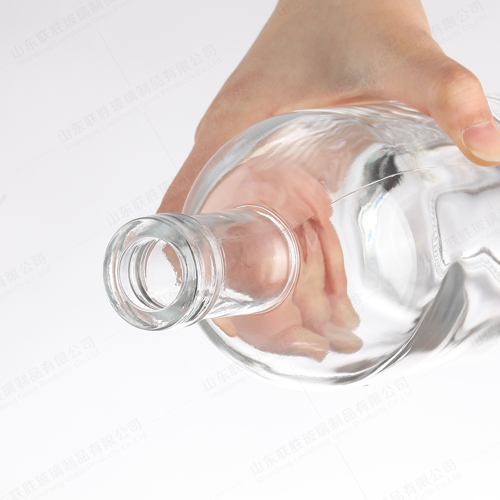 Thick Bottom And Glass Wine Bottles Customized For Whiskey Bourbon Brandy Vodka