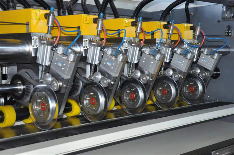 Automatic Grade Automatic Thin Blade Slitter And Scorer Machine for Fast Production
